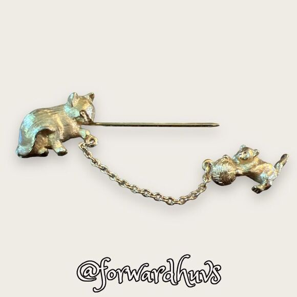 Vintage Avon Gold Tone Kitten and Yarn Stick Pin / Hat Pin - Picture 1 of 10